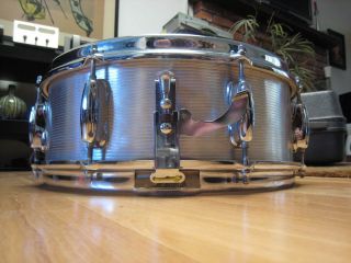 Aluminum Snare Drum Chrome Vintage 1960s 8 Lug Brass Rims Case