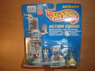 1995 Mattel Hot Wheels Auto City Action Squad Rescue Station 15115