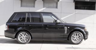 RANGE ROVER AUTOBIOGRAPHY DESIGN PACKAGE SIDE SKIRTS. BRAND NEW TAKE