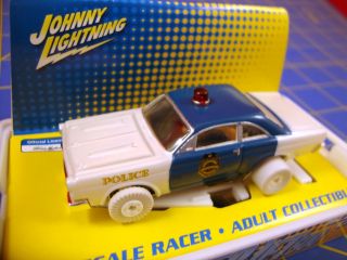 Johnny Lightning Police Car Ford Fairlane White Lightning IWheels Mid