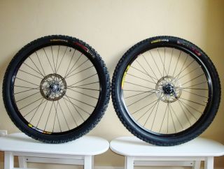 Shimano Deore XT Mavic Disc Wheels 26 Mountain Bike Wheelset w Tires