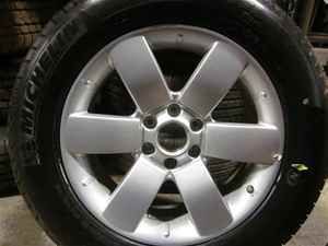2011 Nissan Armada 20 Alloy Wheels Michelin Tires OE