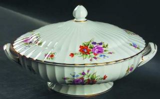 Royal Worcester Roanoke White Round Covered Vegetable, Fine China Dinnerware   M