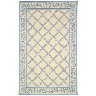 Hand hooked Trellis Ivory/ Light Blue Wool Rug (76 X 99)