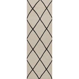 Handmade Flat Weave Geometric Pattern Gray/ Black Rug (26 X 8)
