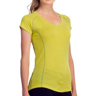 Icebreaker GT Flash T Shirt   UPF 40+  Merino Wool  V Neck  Short Sleeve (For Women)   SUNSHINE (M )