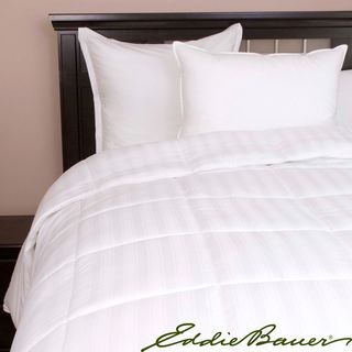 Eddie Bauer 650 Fill Power Oversized Queen/ King size White Down Comforter
