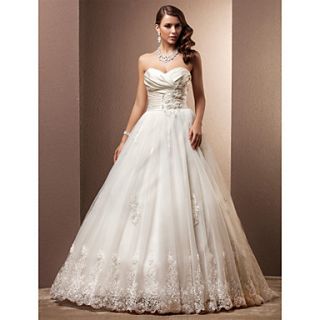 A line/Princess Sweetheart Court Train Tulle Wedding Dress